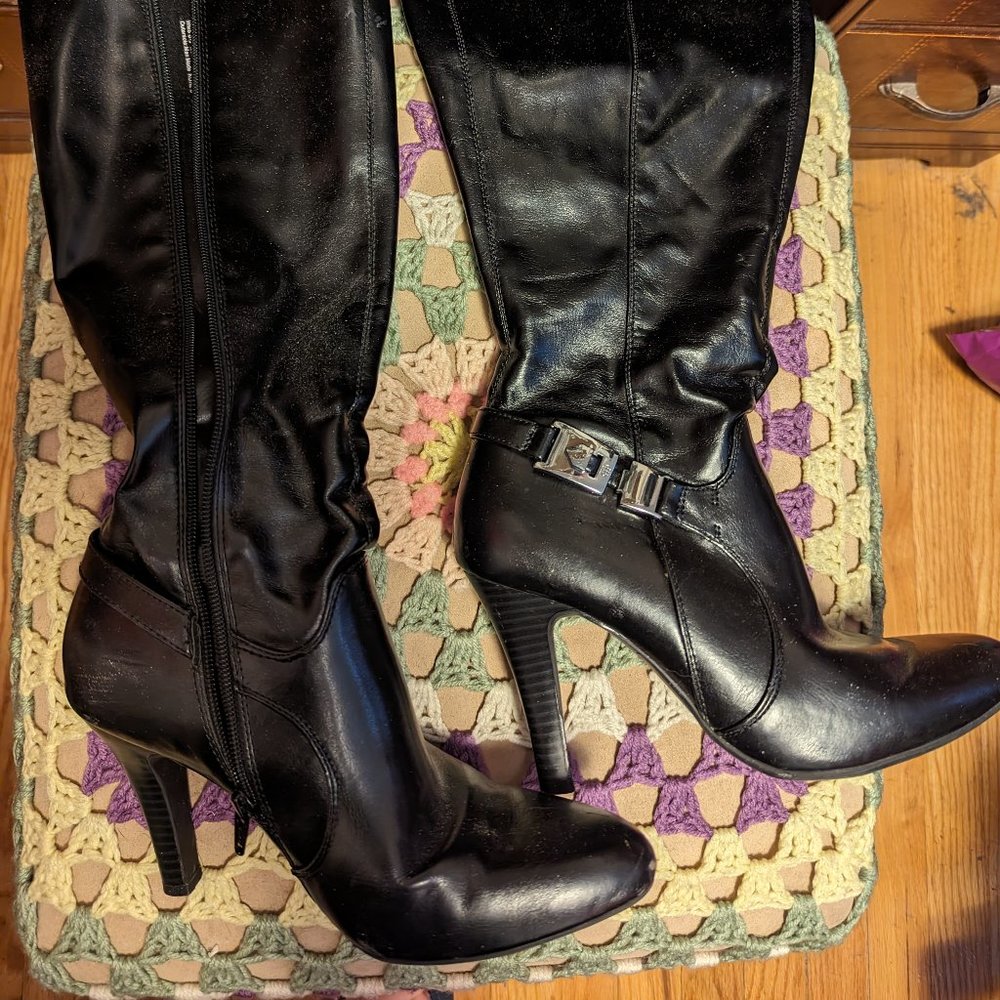 Dana Buchman Ladies Boots, Size 8.5M